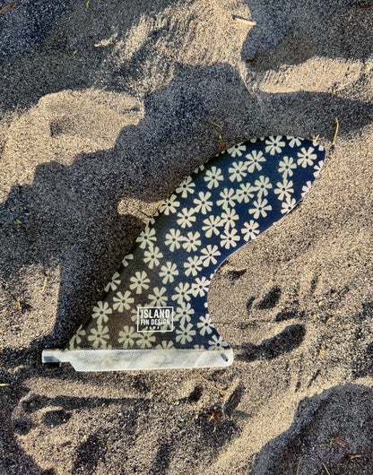 Island Fin Design Pau Hana Fin - Black With White Daisies