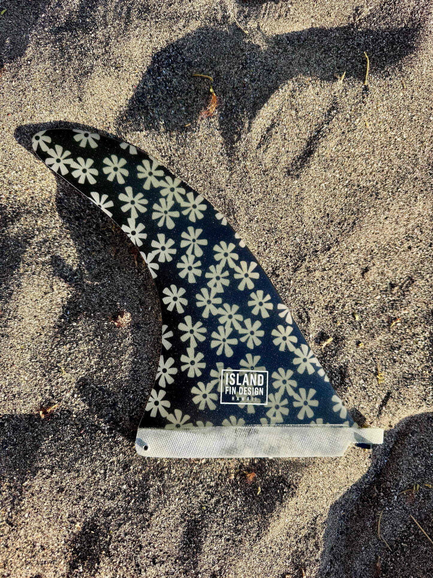 Island Fin Design Islander Fin - Black With White Daisies