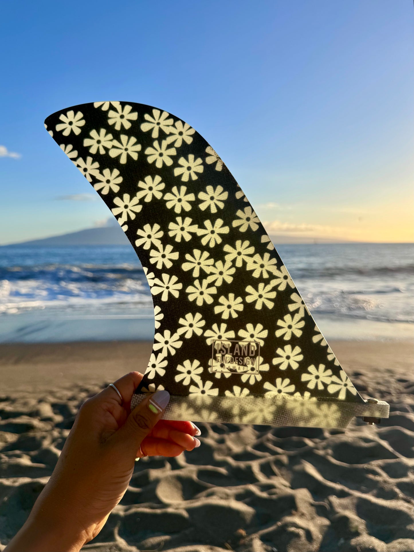 Island Fin Design Leeward Fin - Black With White Daisies