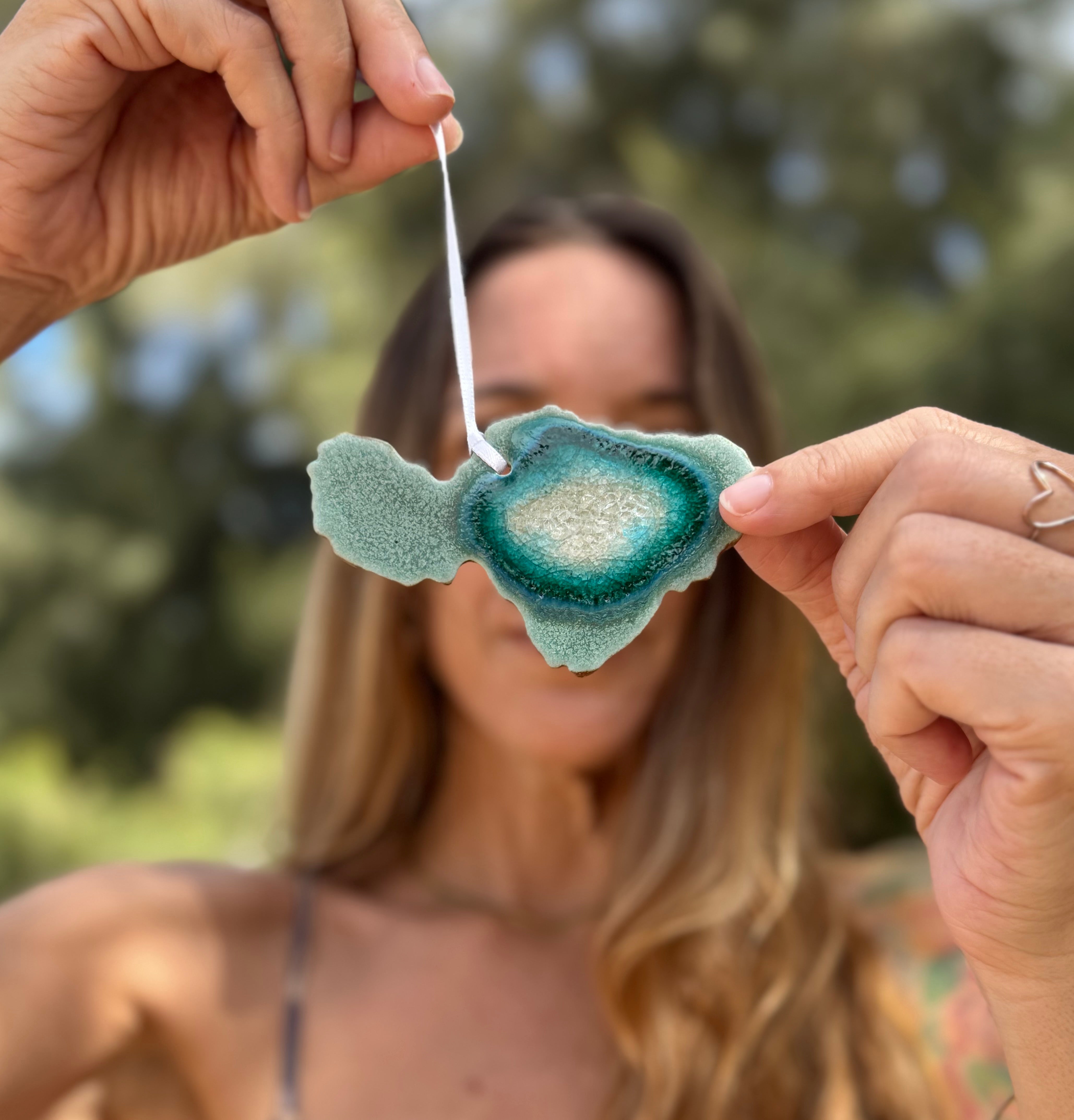 Ceramic Maui Ornament - Thumbnail 3