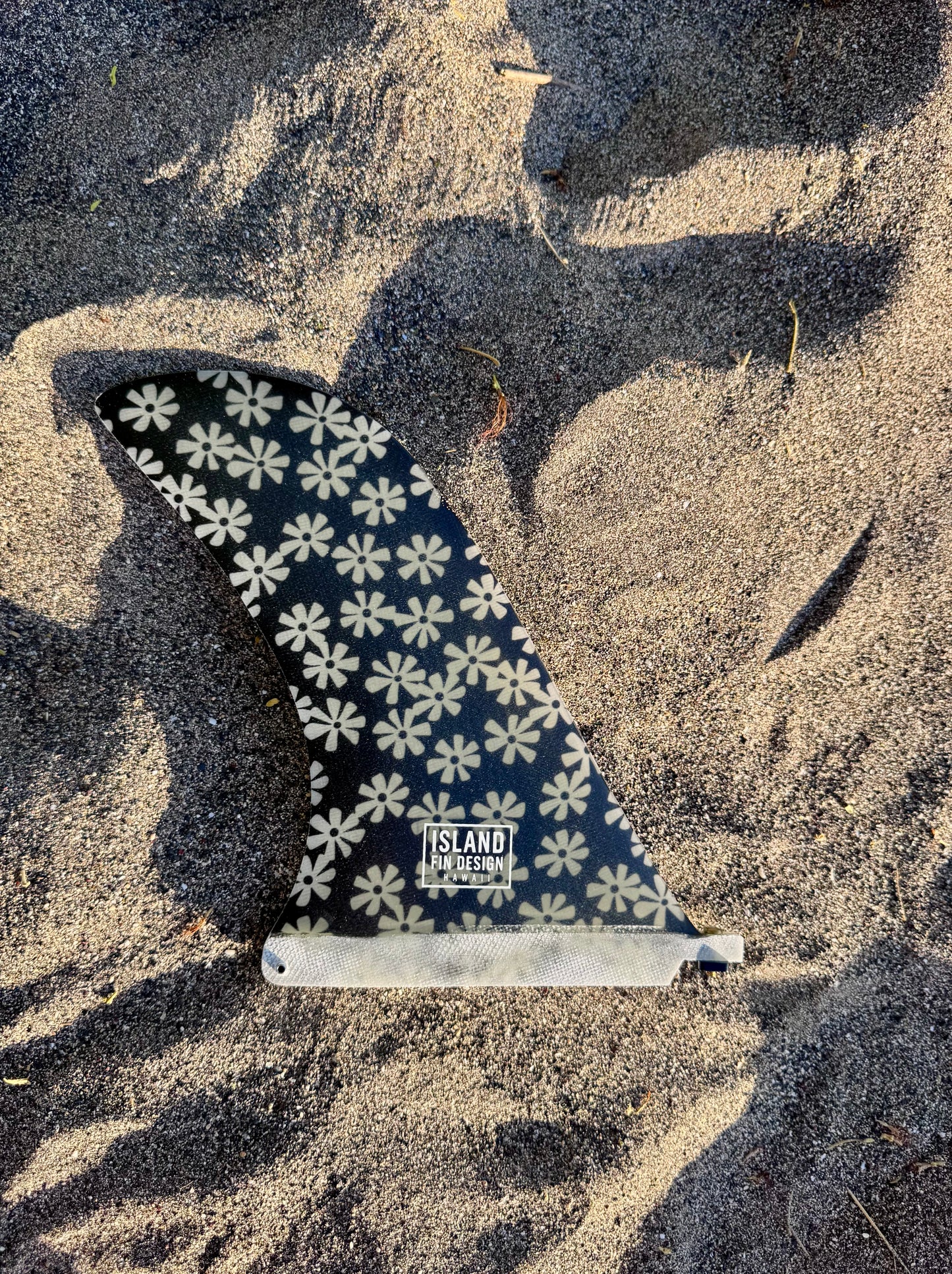 Island Fin Design Leeward Fin - Black With White Daisies