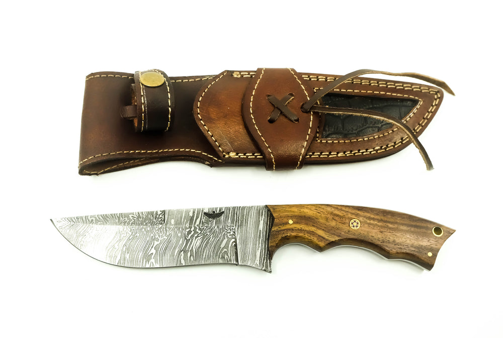 Damascus Skinner Hunter Knife - Walnut