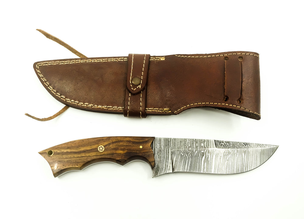 Damascus Skinner Hunter Knife - Walnut
